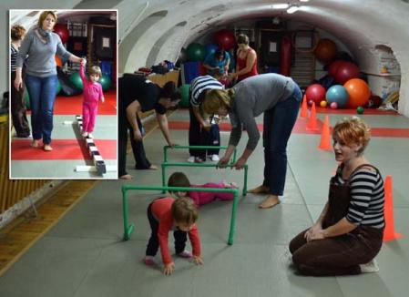 Baby Sport: Pentru a-i obişnui pe cei mici cu mişcarea, părinţii pot să-i ducă la clubul sportiv Gym Oradea (FOTO)